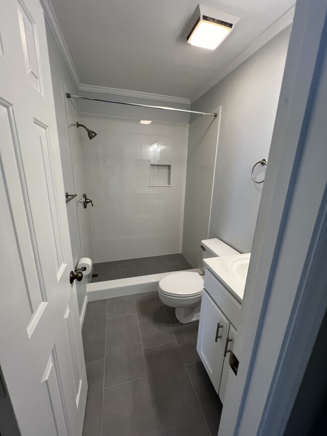 Main Bath - 4611 Timbermill Ct