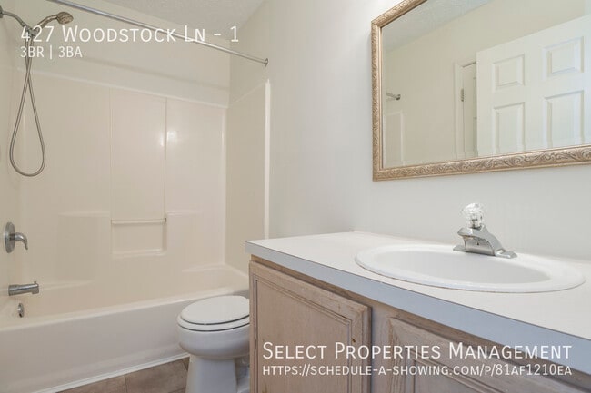 Building Photo - 427 Woodstock Ln