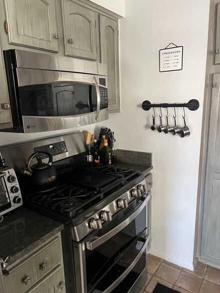 Building Photo - 51 W Blenkner St