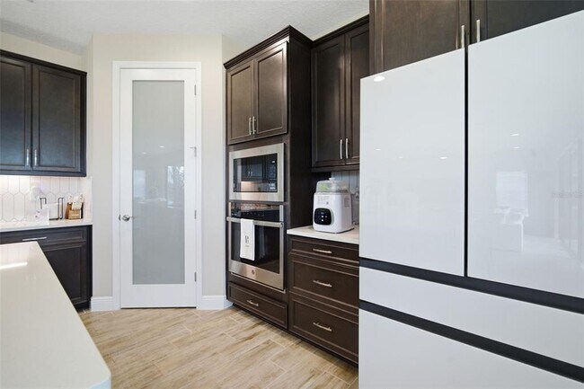 Building Photo - 6396 Roadstead Ct