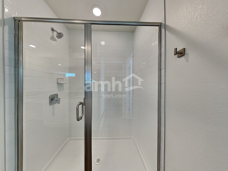 Building Photo - 11638 Broken Top Dr