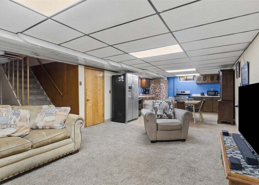 Building Photo - 185 Ridgeview Dr