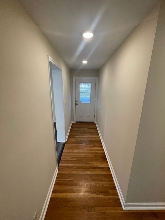 Building Photo - Newly Renovated 3 Bedroom in Silver Spring