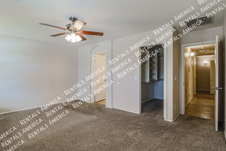 Building Photo - 16070 W Kendall St