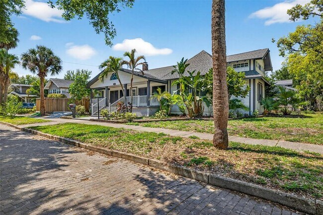Building Photo - 1330 Cherry St NE