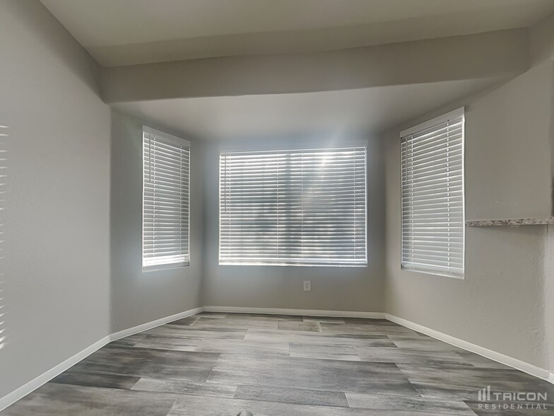 Building Photo - 4432 N 86th Dr