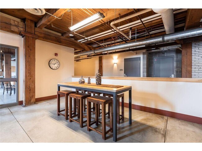 Building Photo - 127 5th St NE