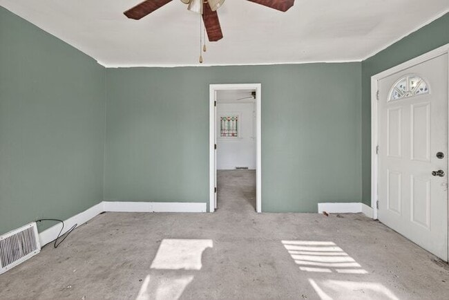 Building Photo - 3001 Myrtle Ave