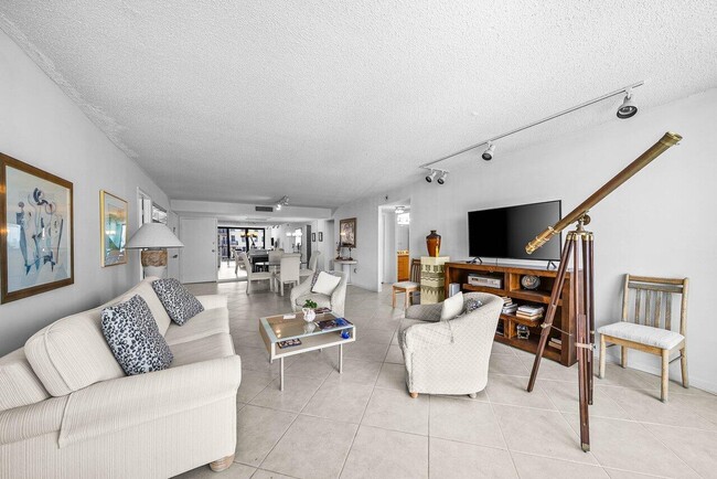 Building Photo - 3460 S Ocean Blvd