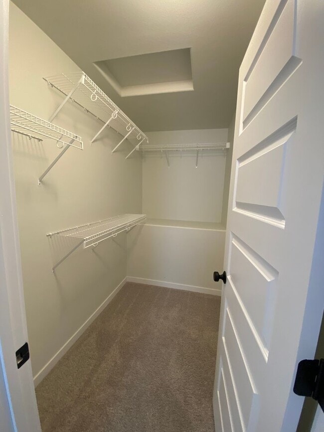 Building Photo - 3 bed, 2.5 bath South Fargo Home For Rent!