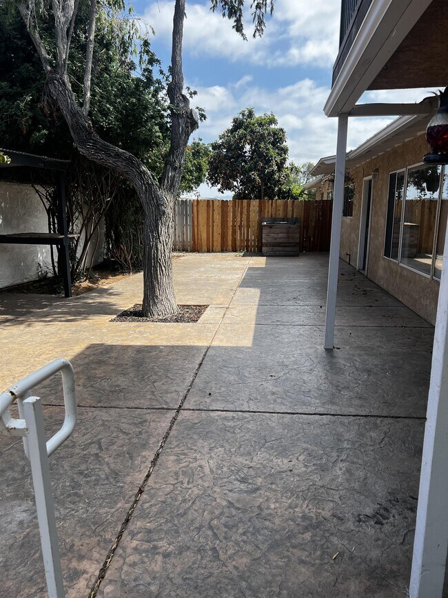 Building Photo - 11935 Sapota Dr