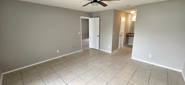 Building Photo - 872 Aspenwood Cir