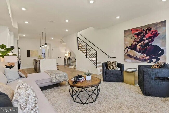 Building Photo - Modern 3BR/3BA Shaw Penthouse with Two Private Decks