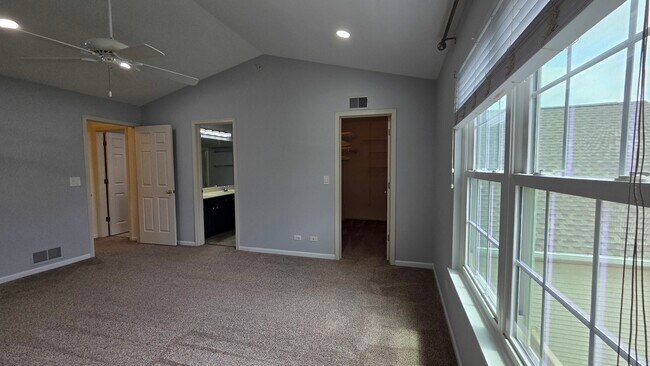 Building Photo - 2631 N Greenwood Ave
