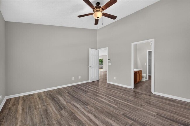 Building Photo - 437 Waterbury Way