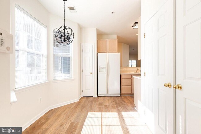 Building Photo - Spacious 2-bedroom 2 Bath condo in New Town