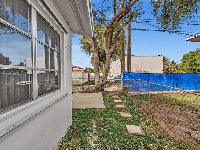 Building Photo - 2193 NE 172nd St