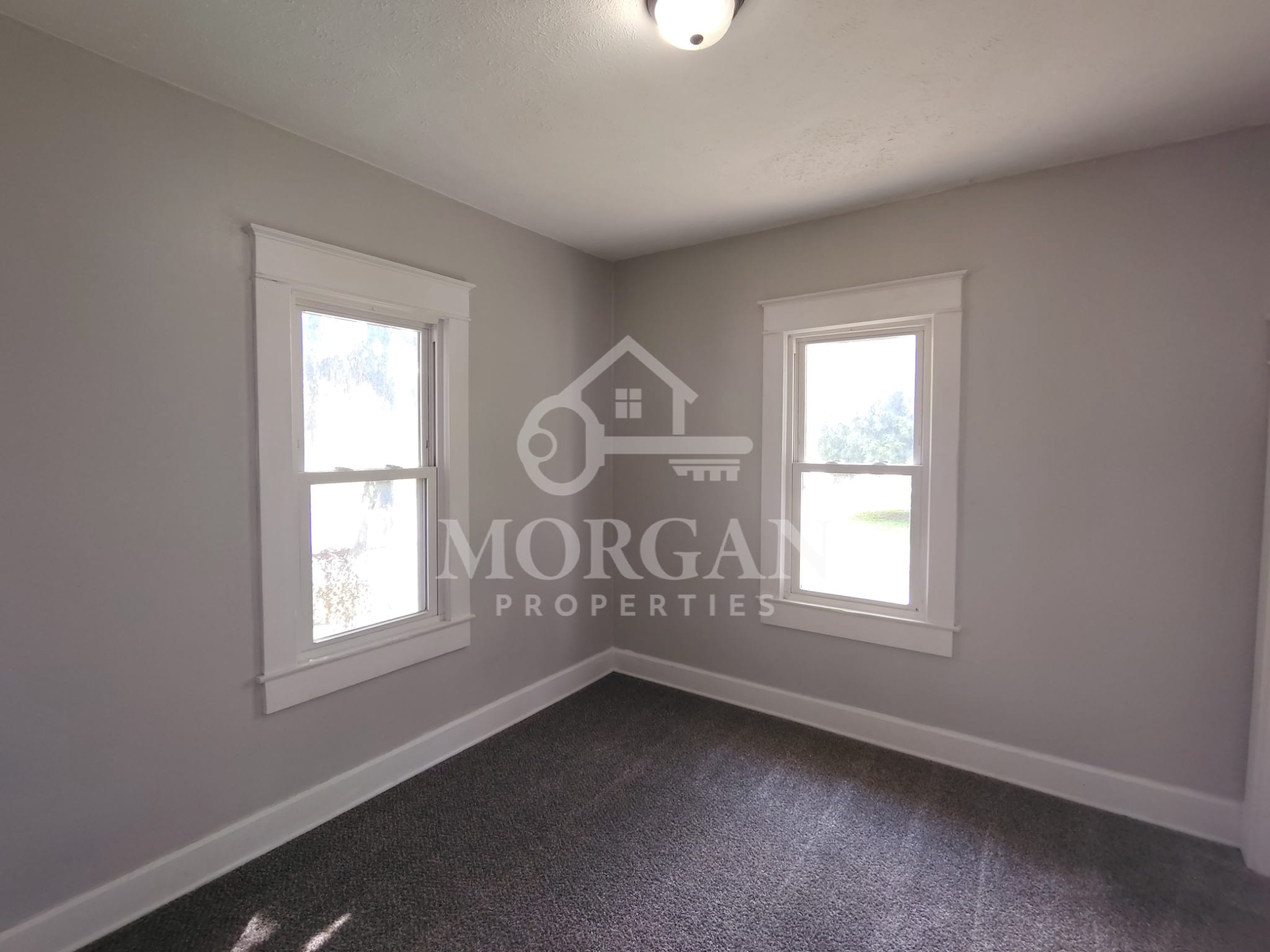 Building Photo - 1327 Arrow Ave