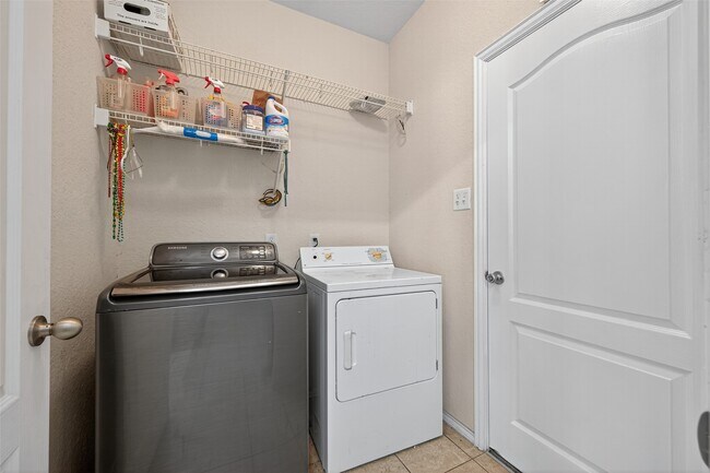 Building Photo - 21583 Rose Mill Dr