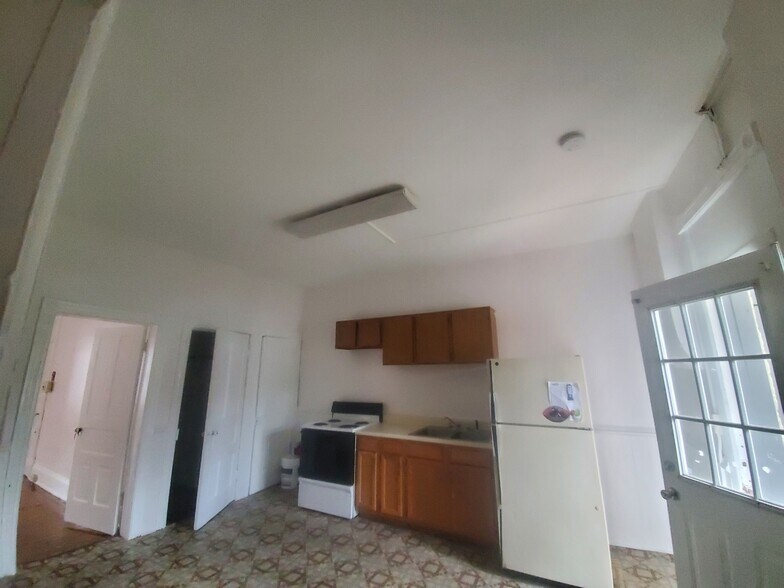 Building Photo - 25 S Locust St