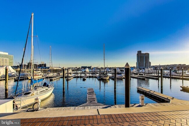 Building Photo - 717 President St