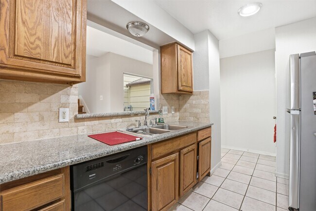 Building Photo - 14117 Briarsage Ct