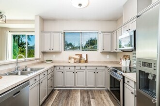 Building Photo - BOTHELL 2 BED, 2 BATH CORNER CONDO FOR REN...