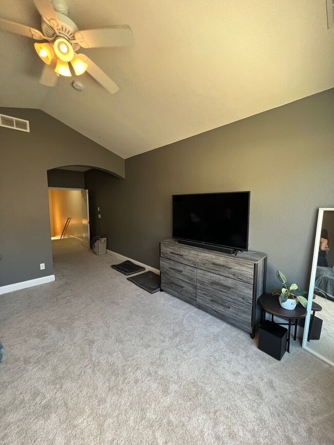 Building Photo - Gorgeous 2BD/2.5BA home located in Westmin...