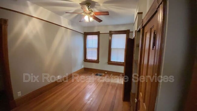 Building Photo - 808 Campbell Ave