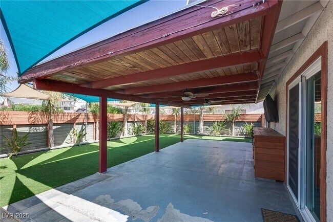 Building Photo - 5231 Dickens Dr