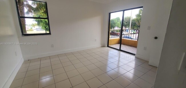 Building Photo - 530 NW 114th Ave