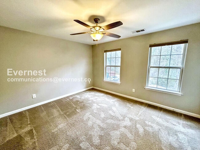 Building Photo - 8002 St Charles Square