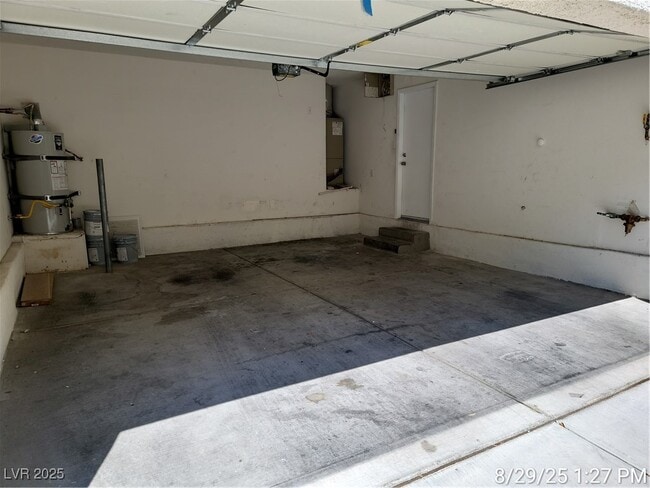 Building Photo - 8936 Jaquita Ave