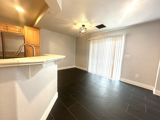 Building Photo - 7288 Quarterhorse Ln