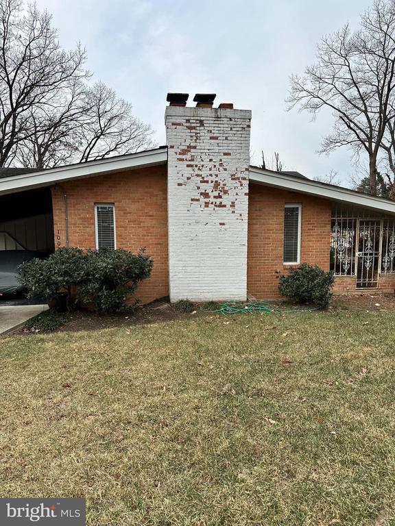 Building Photo - 10006 Green Forest Dr