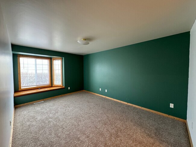 Building Photo - 211 Michael Grove Ave