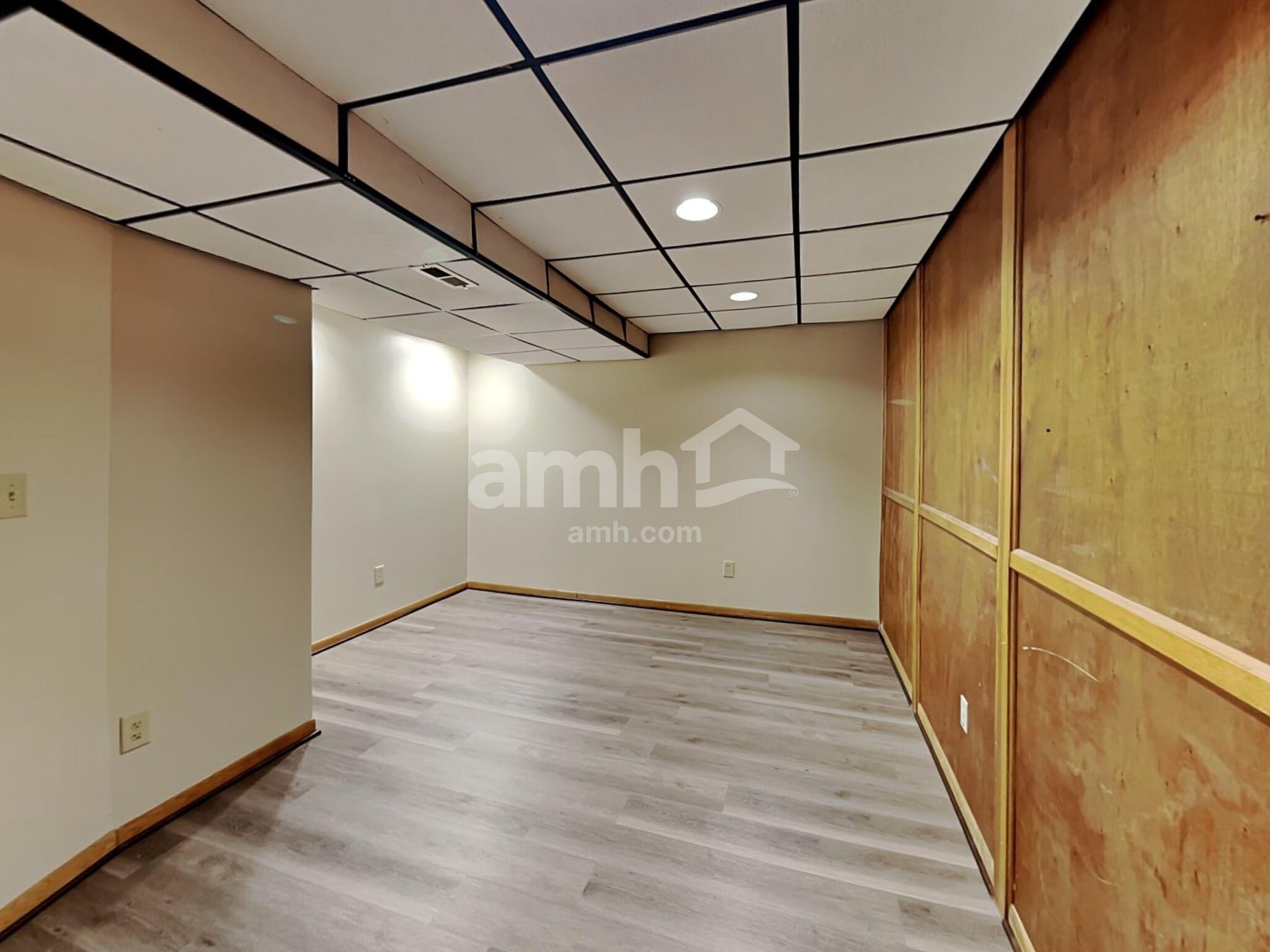 Building Photo - 4842 Ballentine Dr