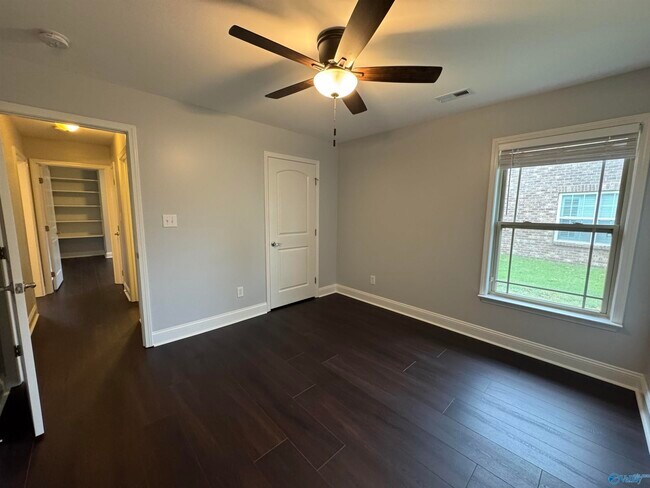 Building Photo - 212 Grantham Cir