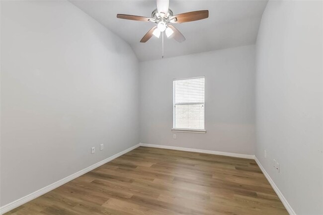 Building Photo - 2212 Highland Crossing Dr