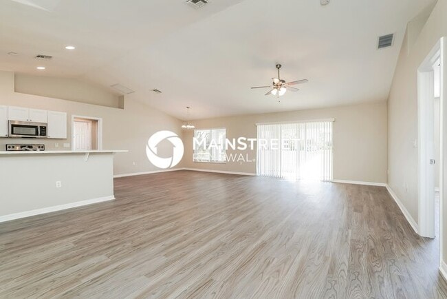 Building Photo - 3 Bedroom Pet-Friendly Home in Cape Coral,...