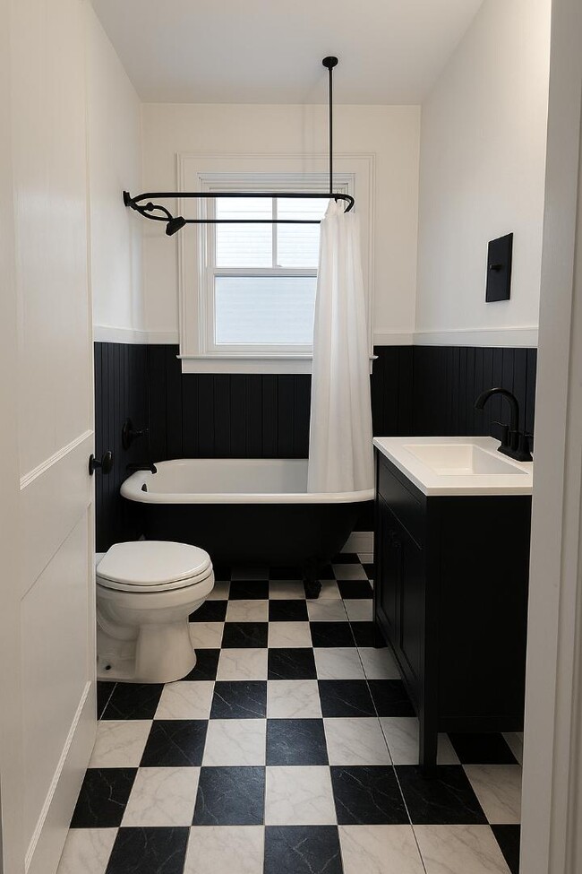 Building Photo - 126 Dawes Ave