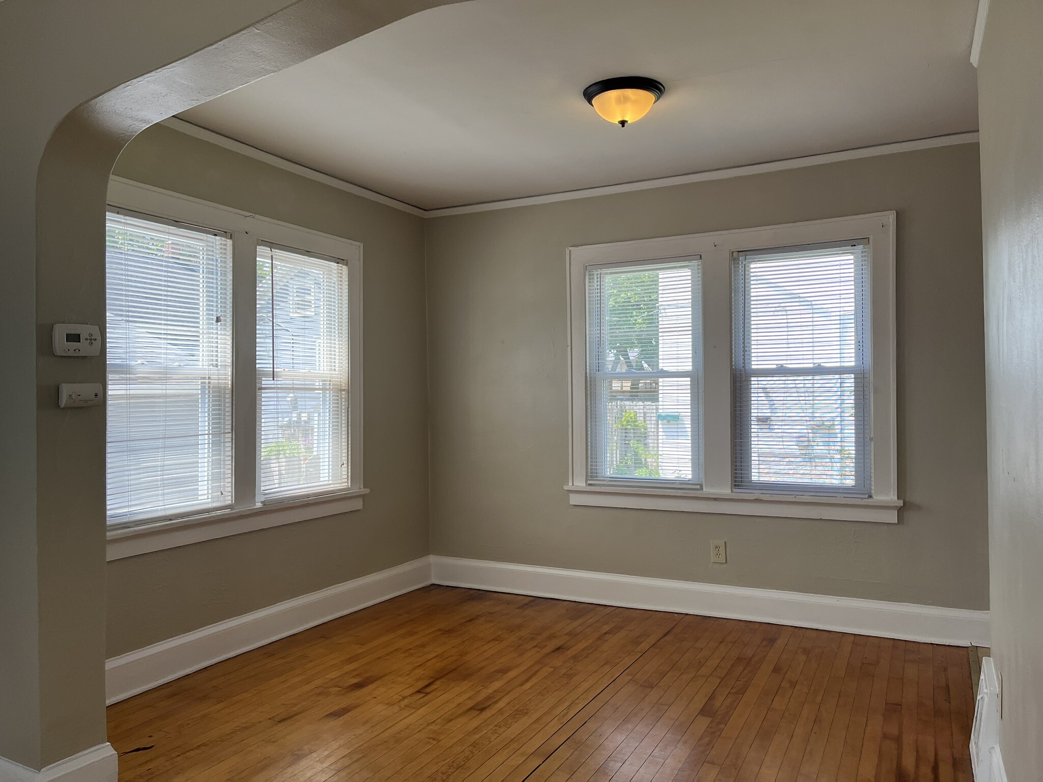 Building Photo - 2223 E Vollmer Ave