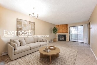 Building Photo - 1 Bed, 1 Bath Condo with Off-Street Parking / Available Soon!