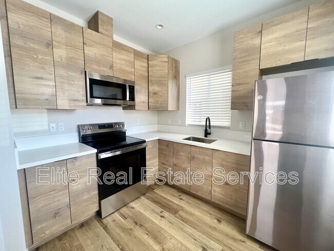 Building Photo - 3315 Clairemont Mesa Blvd