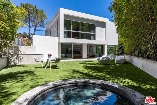 Building Photo - 8854 Thrasher Ave