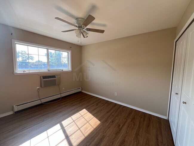 Building Photo - 2440 Parmenter Blvd