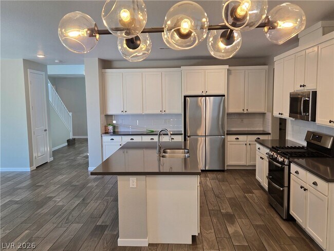 Building Photo - 8242 Skye Territory St