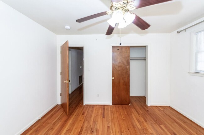 Building Photo - 453 Wade Hampton Dr