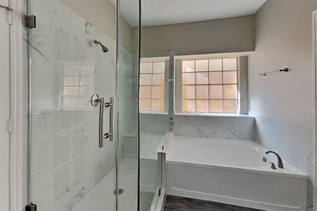 Building Photo - 4327 Palmer Plantation Dr