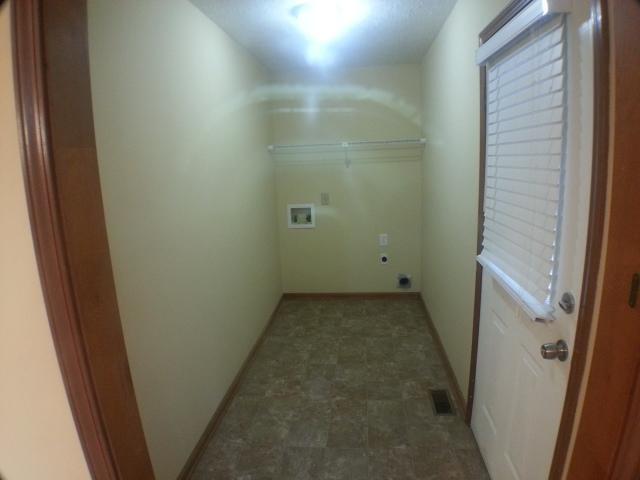 Building Photo - Charming 3 Bedroom / 2 Bath with Finished Basement!